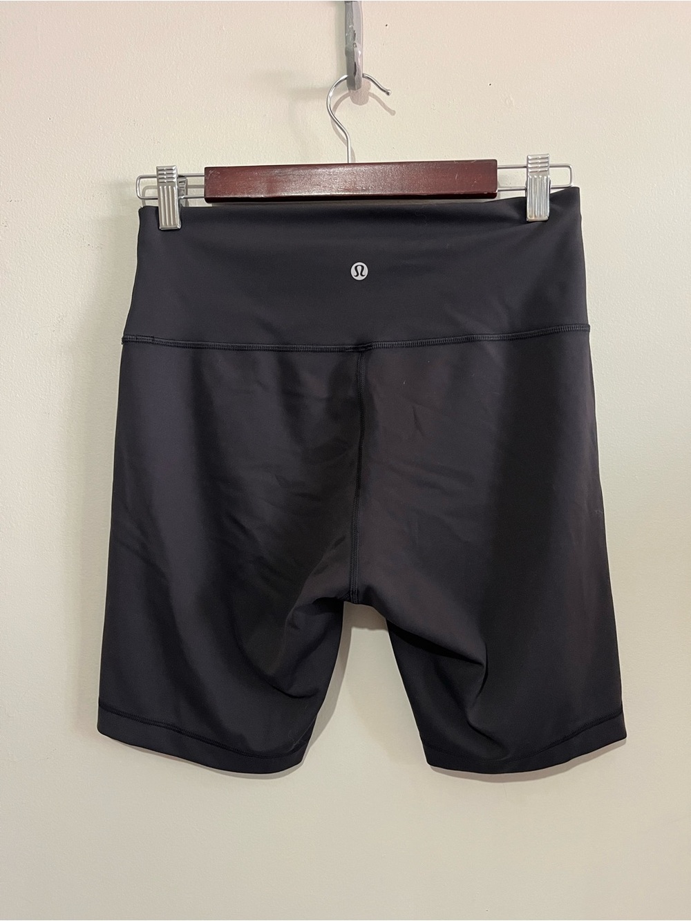 Lululemon Wunder Under biker shorts 8in size 10